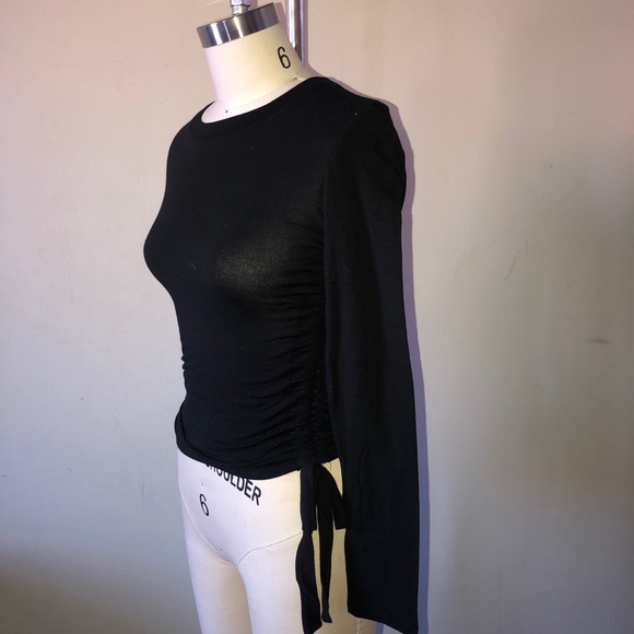 LONGSLEEVE BLACK DRAWSTRING RUCHED TOP. - Picture 4 of 6